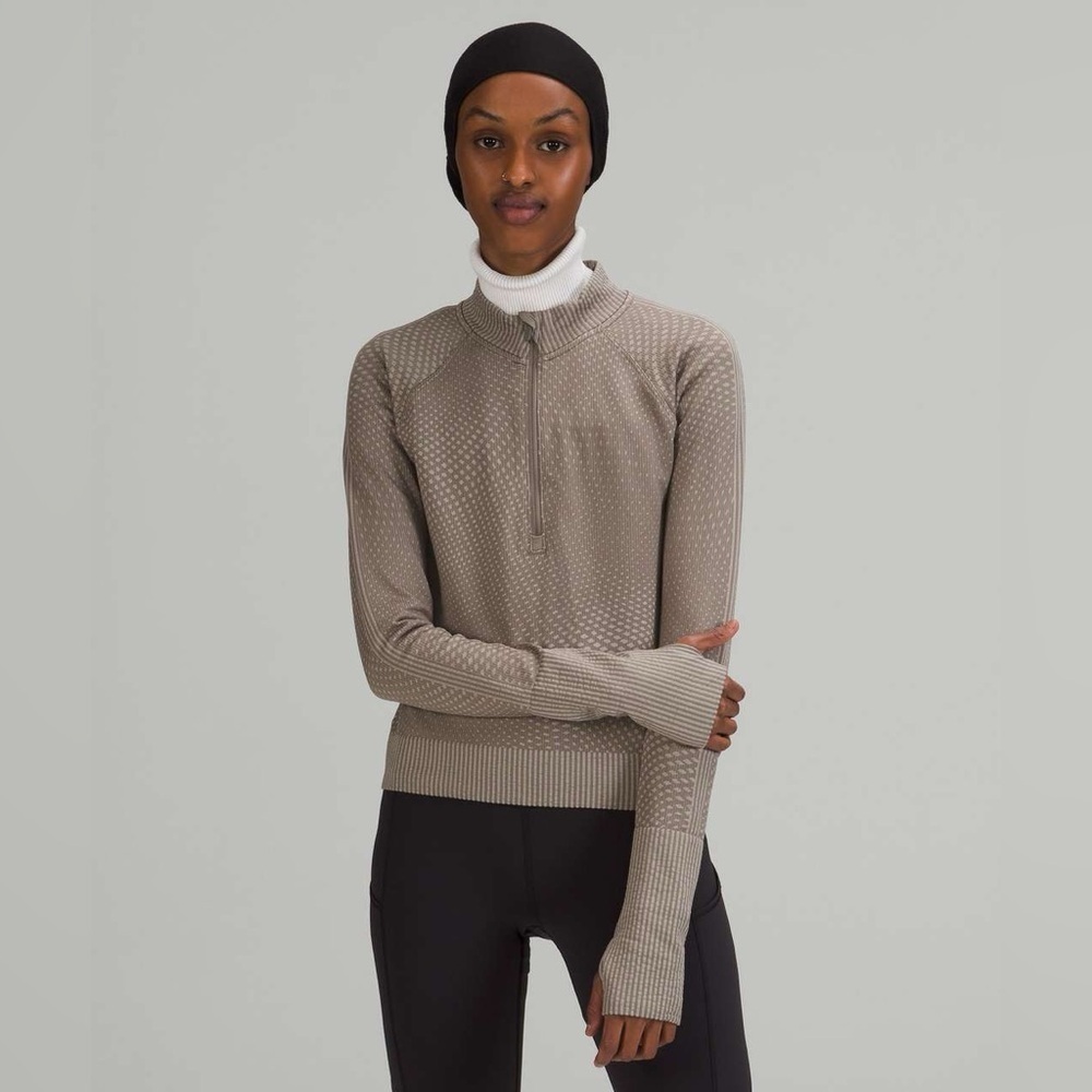 Lululemon Rest Less Cropped Half-Zip
Grid Warp Rover / Raw Linen
